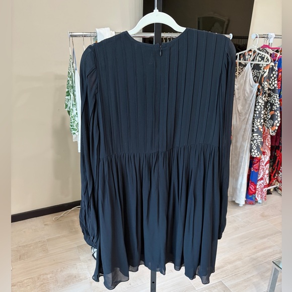 Farm Rio: Black Shell Mini Dress - Picture 6 of 9